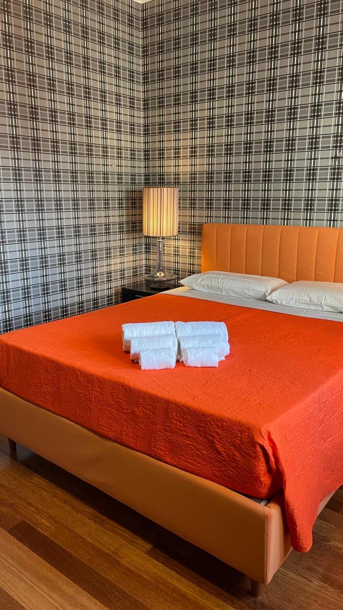 Leonardo Rooms Авеллино Экстерьер фото